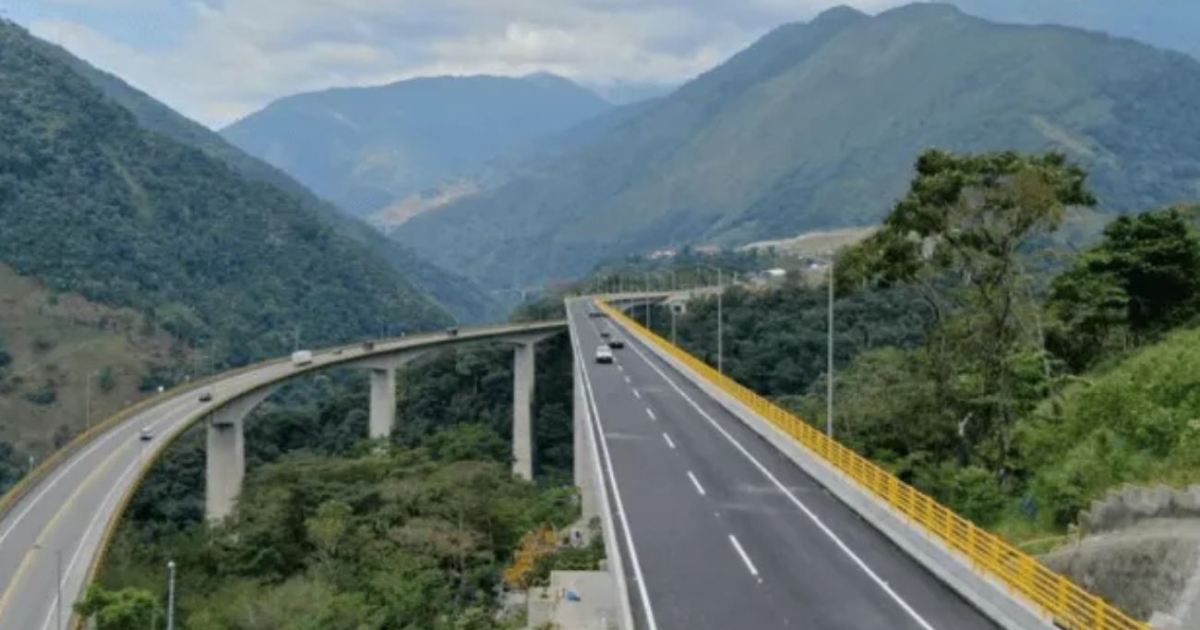 Cierre completo en Boquerón pasando a un ciclista