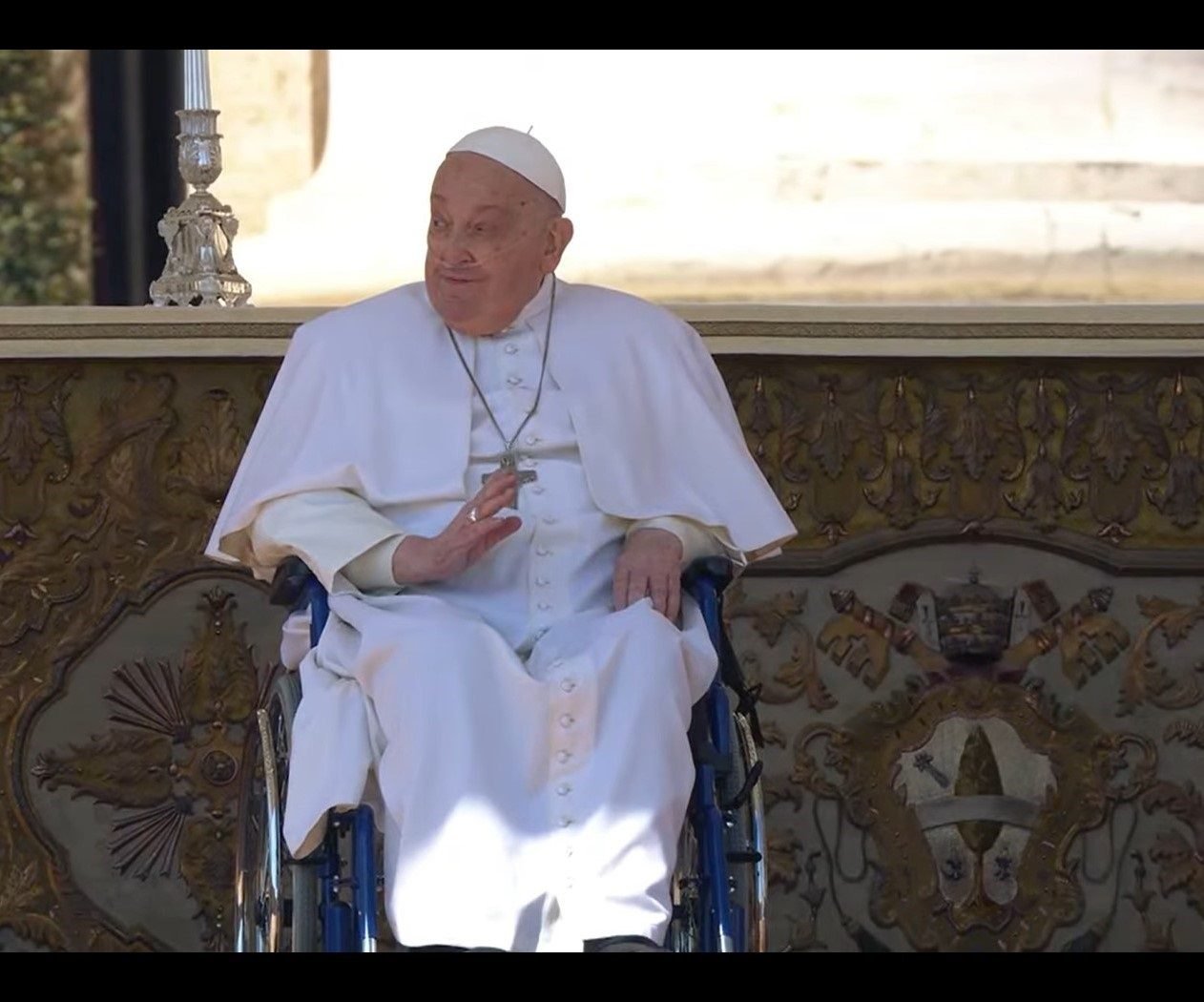 Este domingo Pope vuelve a aparecer en público en Plaza de San Pedro