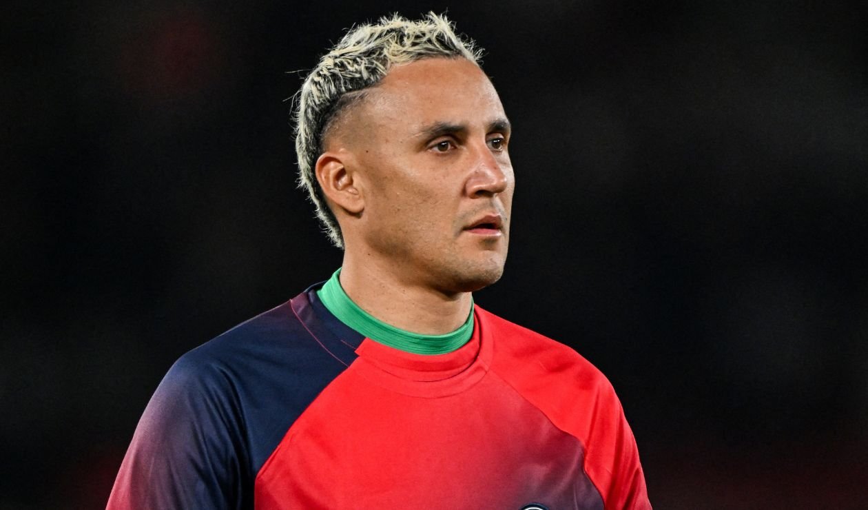 Navas regresa a la acción internacional: controvertido
