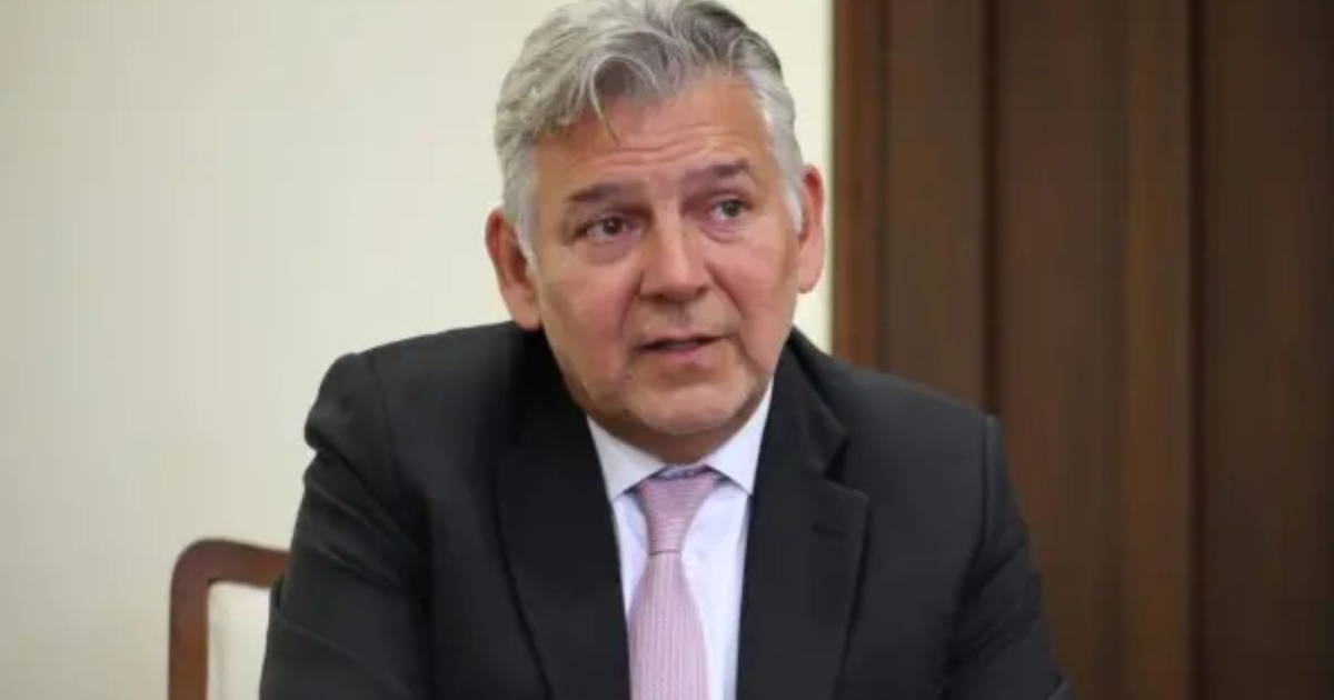 Los gremios rechazan el decreto popular para el asesoramiento firmado Petro