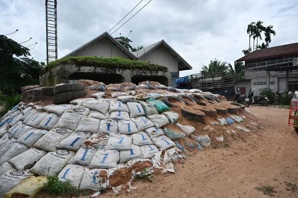 El conflicto entra en Tailandia, y Camboya deja a más de 140,000 evacuados
